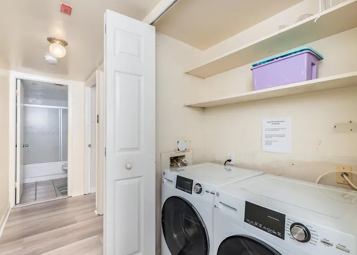 3 Bedroom Ocean Front In Highly Desired Quay