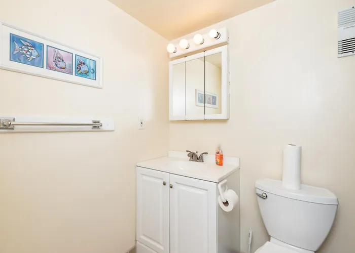3 Bedroom Ocean Front In Highly Desired Quay