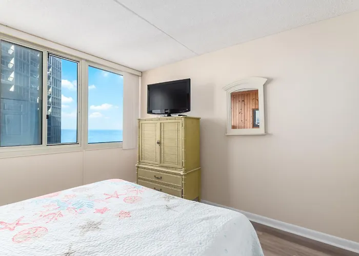 3 Bedroom Ocean Front In Highly Desired Quay *